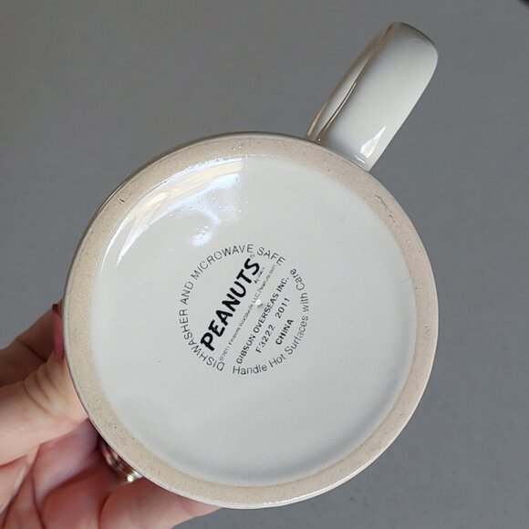 PEANUTS Charlie Brown & Snoop 60th Anniversary Collectible Holiday Mug - Picture 8 of 11